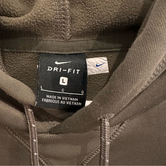 Men's Nike Green Air Force Falcons Red Tails Therma Pullover Hoodie - Picture 4 of 6